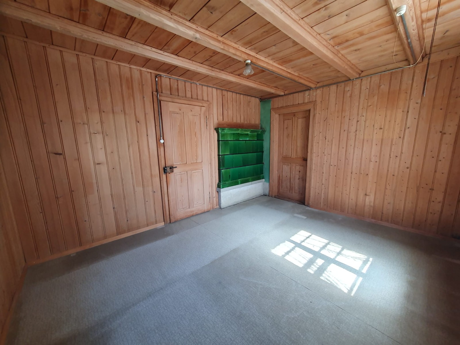 Zimmer mit Kachelofen – Variante